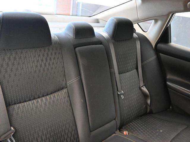 Photo of 2016 Glacier White Nissan Altima