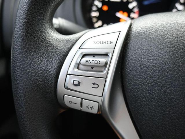 Photo of 2016 Glacier White Nissan Altima