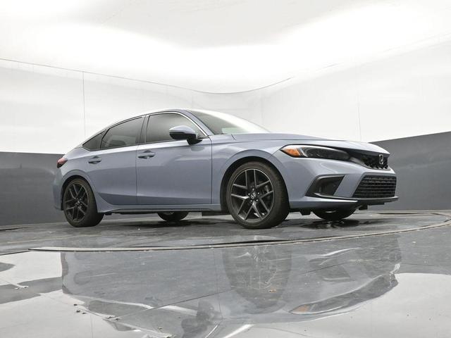 Photo of 2022 Pearl Gray Honda Civic