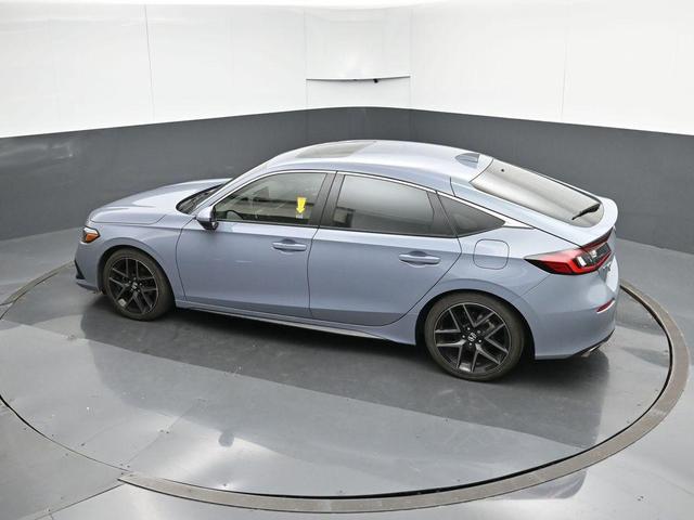 Photo of 2022 Pearl Gray Honda Civic