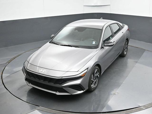 Photo of 2025 Fluid Metal Hyundai ELANTRA