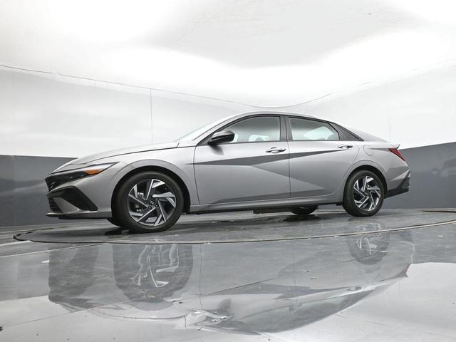 Photo of 2025 Fluid Metal Hyundai ELANTRA
