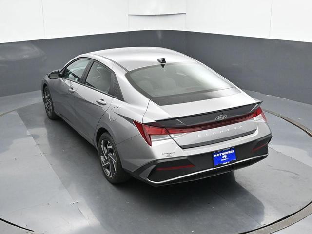 Photo of 2025 Fluid Metal Hyundai ELANTRA