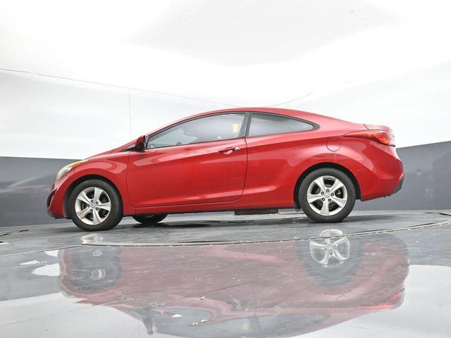 Photo of 2013 Volcanic Red Hyundai ELANTRA