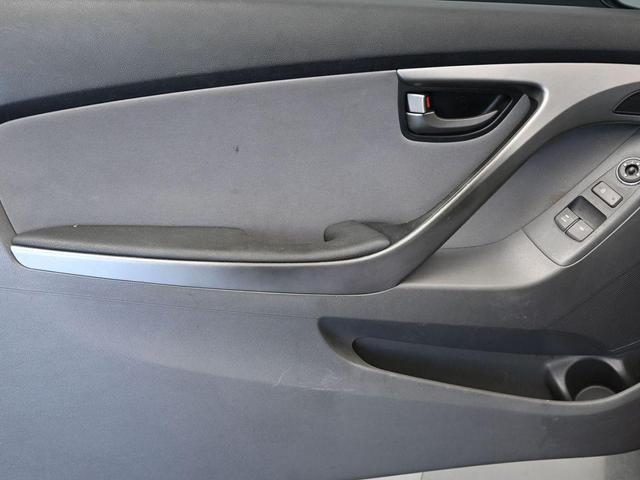 Photo of 2013 Volcanic Red Hyundai ELANTRA