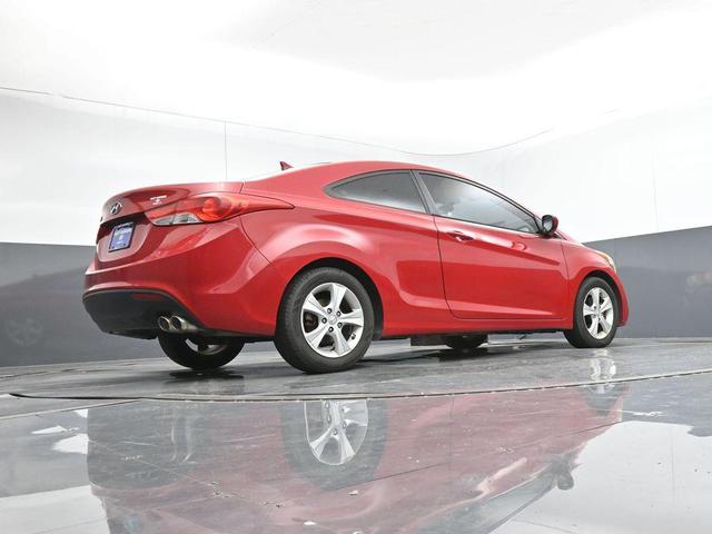 Photo of 2013 Volcanic Red Hyundai ELANTRA