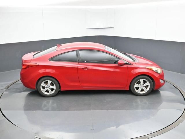 Photo of 2013 Volcanic Red Hyundai ELANTRA