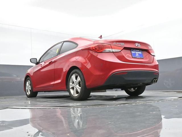 Photo of 2013 Volcanic Red Hyundai ELANTRA
