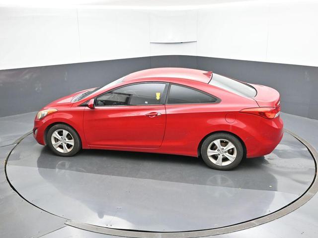 Photo of 2013 Volcanic Red Hyundai ELANTRA