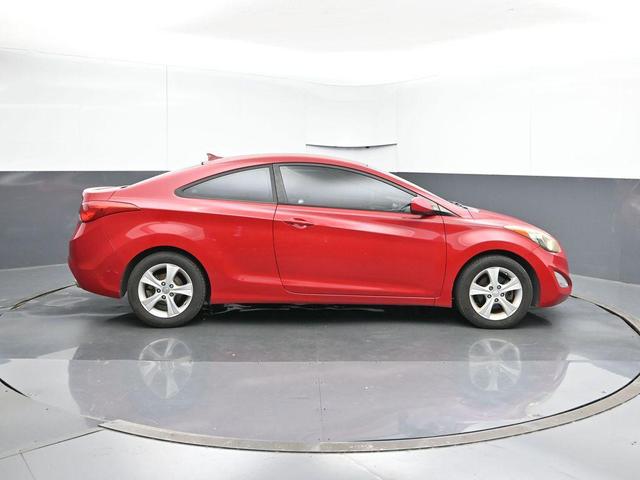 Photo of 2013 Volcanic Red Hyundai ELANTRA