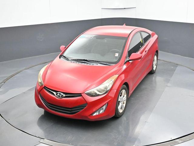 Photo of 2013 Volcanic Red Hyundai ELANTRA