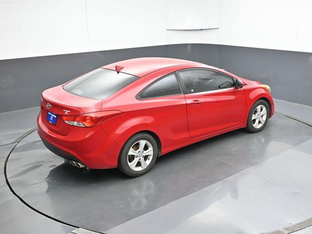 Photo of 2013 Volcanic Red Hyundai ELANTRA