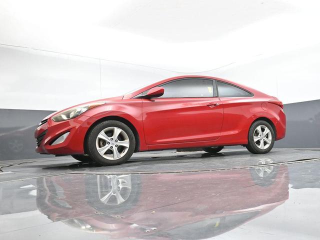 Photo of 2013 Volcanic Red Hyundai ELANTRA