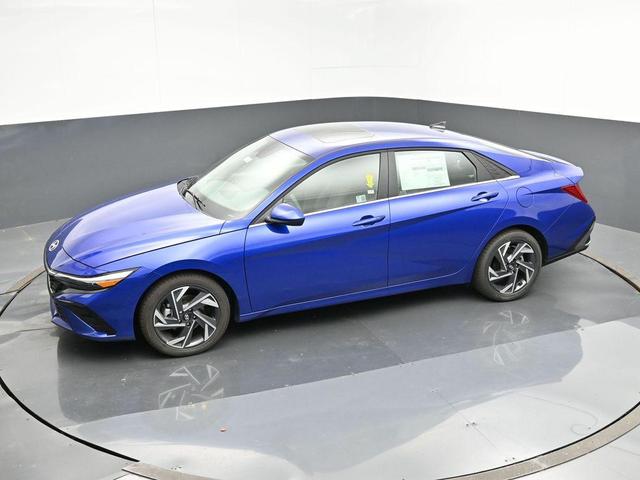 Photo of 2024 Intense Blue Hyundai ELANTRA