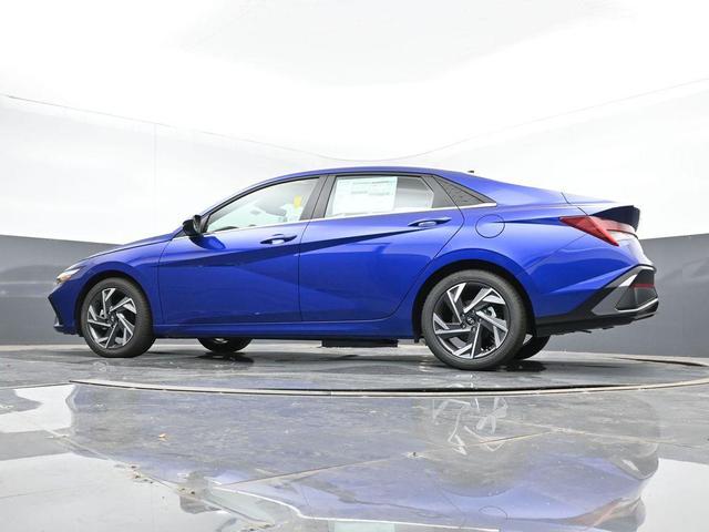 Photo of 2024 Intense Blue Hyundai ELANTRA