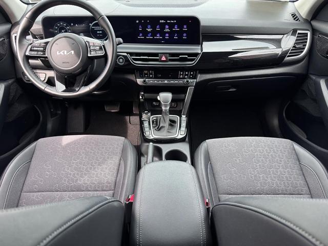 Photo of 2024 Neptune Blue Kia Seltos