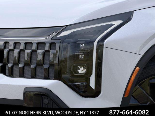 Photo of 2026 Glacial White Pearl Kia Sportage