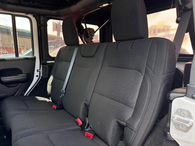 Photo of 2021 Bright White Clearcoat Jeep Wrangler Unlimited