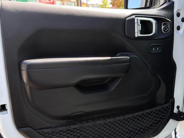 Photo of 2021 Bright White Clearcoat Jeep Wrangler Unlimited
