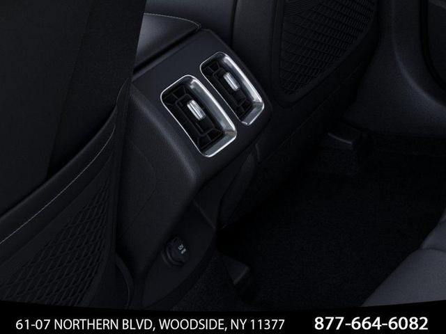 Photo of 2025 Glacial White Pearl Kia Sorento