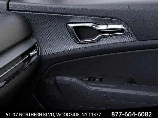 Photo of 2026 Glacial White Pearl Kia Sportage