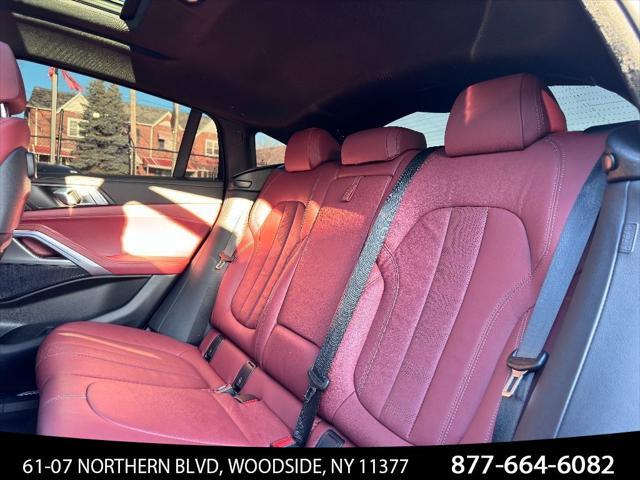 Photo of 2022 Black Sapphire Metallic BMW X6