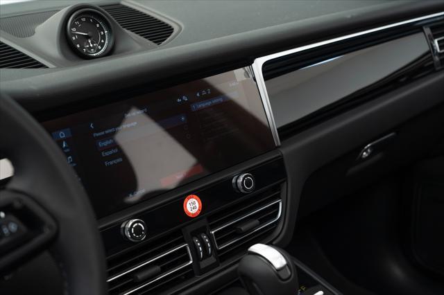 Photo of 2024 Papaya Metallic Porsche Macan