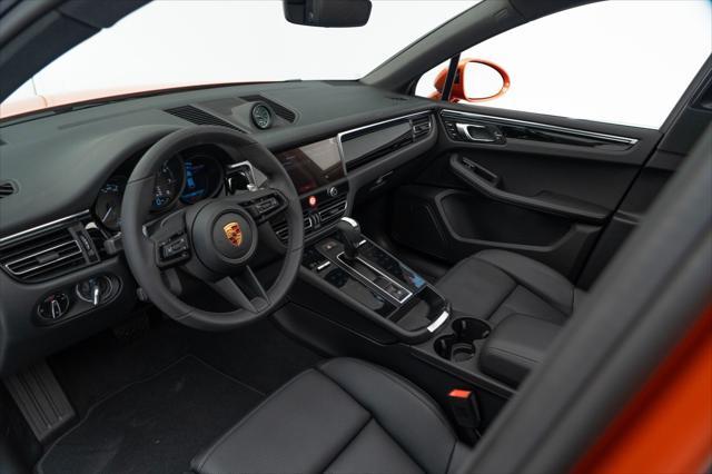 Photo of 2024 Papaya Metallic Porsche Macan