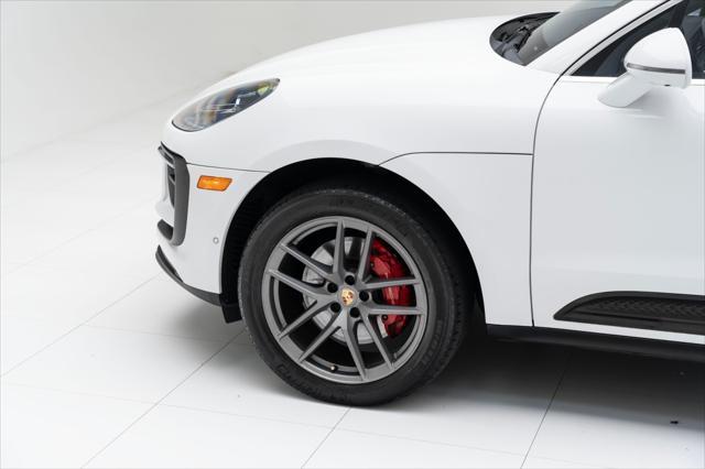 Photo of 2022 Carrara White Metallic Porsche Macan