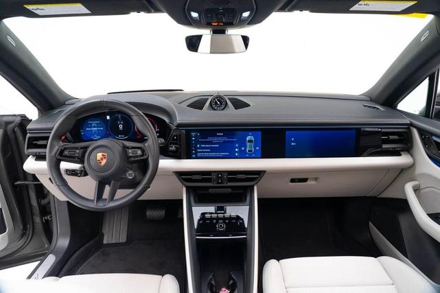 Photo of 2024 Aventurine Green Metallic Porsche Macan
