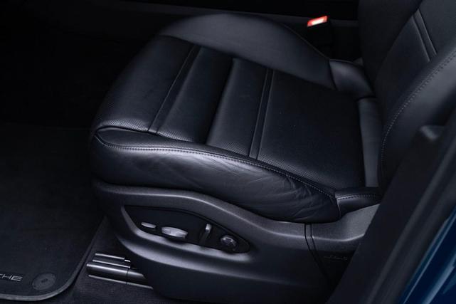 Photo of 2024 Montego Blue Metallic Porsche Cayenne