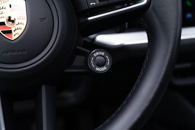 Photo of 2024 Montego Blue Metallic Porsche Cayenne