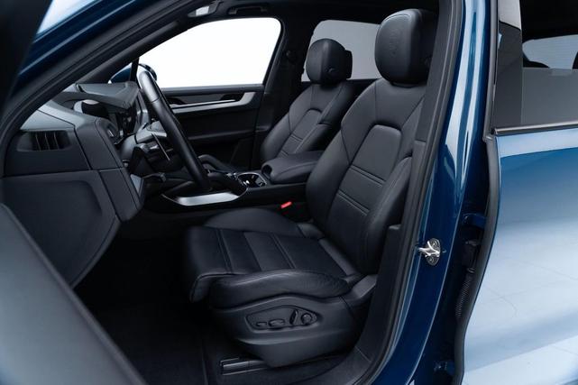 Photo of 2024 Montego Blue Metallic Porsche Cayenne