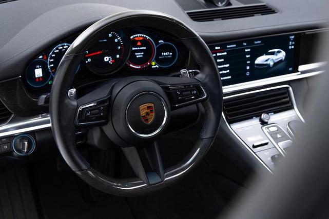 Photo of 2022 Jet Black Metallic Porsche Panamera