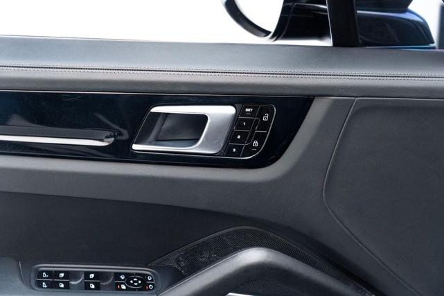 Photo of 2019 Black Porsche Cayenne