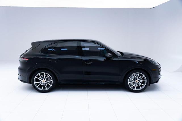 Photo of 2019 Black Porsche Cayenne