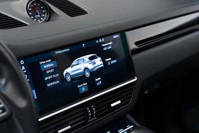 Photo of 2019 Black Porsche Cayenne