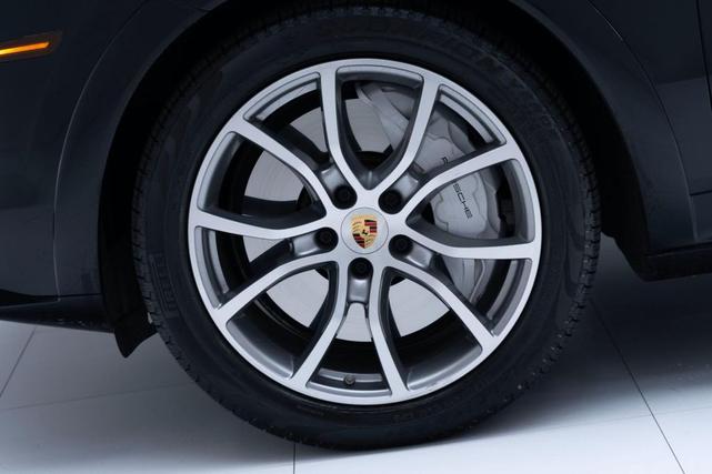 Photo of 2019 Black Porsche Cayenne