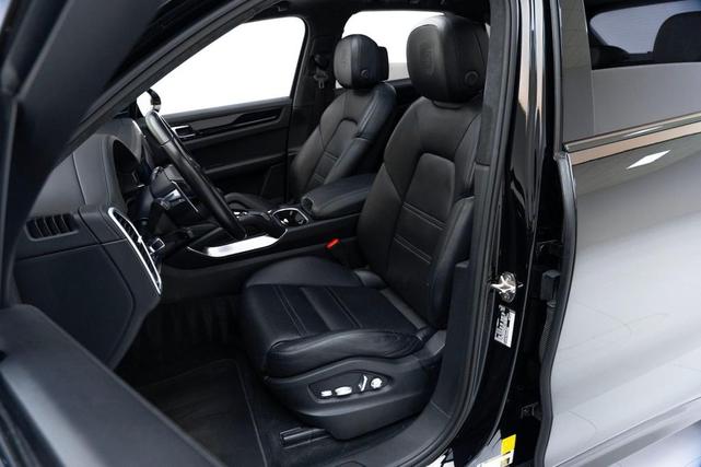 Photo of 2019 Black Porsche Cayenne