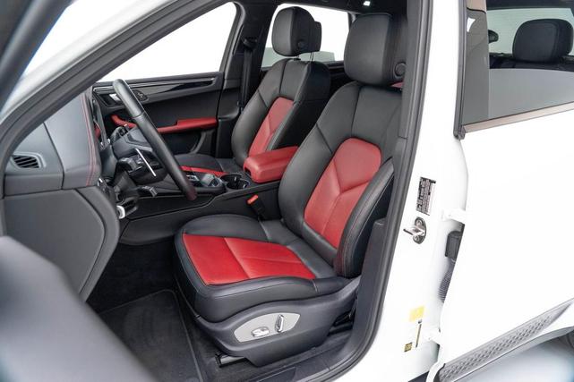 Photo of 2022 White Porsche Macan
