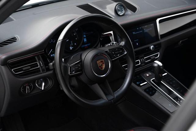 Photo of 2022 White Porsche Macan