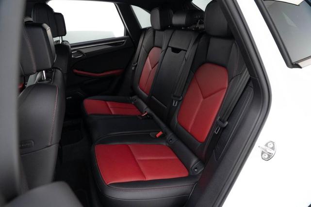Photo of 2022 White Porsche Macan