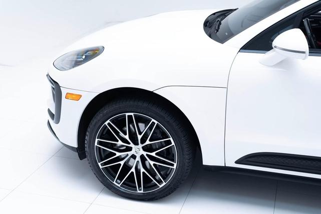Photo of 2022 White Porsche Macan