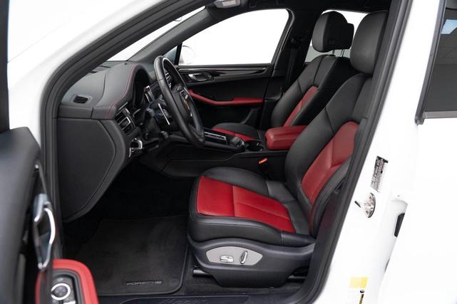 Photo of 2022 White Porsche Macan