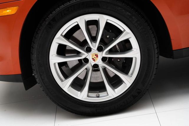 Photo of 2024 Papaya Metallic Porsche Macan