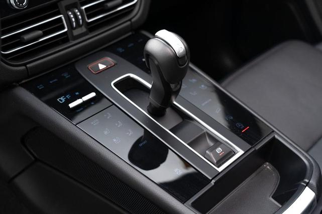 Photo of 2024 Papaya Metallic Porsche Macan
