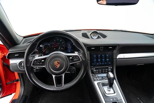 Photo of 2017 Lava Orange Porsche 911