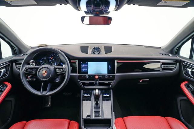 Photo of 2025 White Porsche Macan
