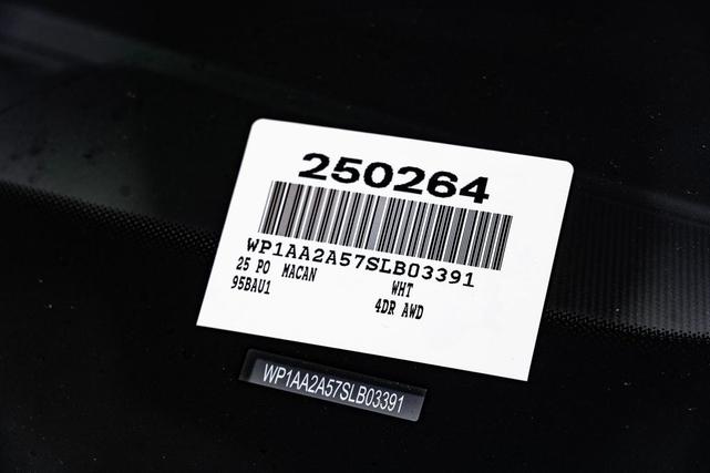 Photo of 2025 White Porsche Macan