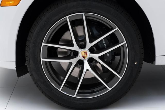 Photo of 2025 White Porsche Macan